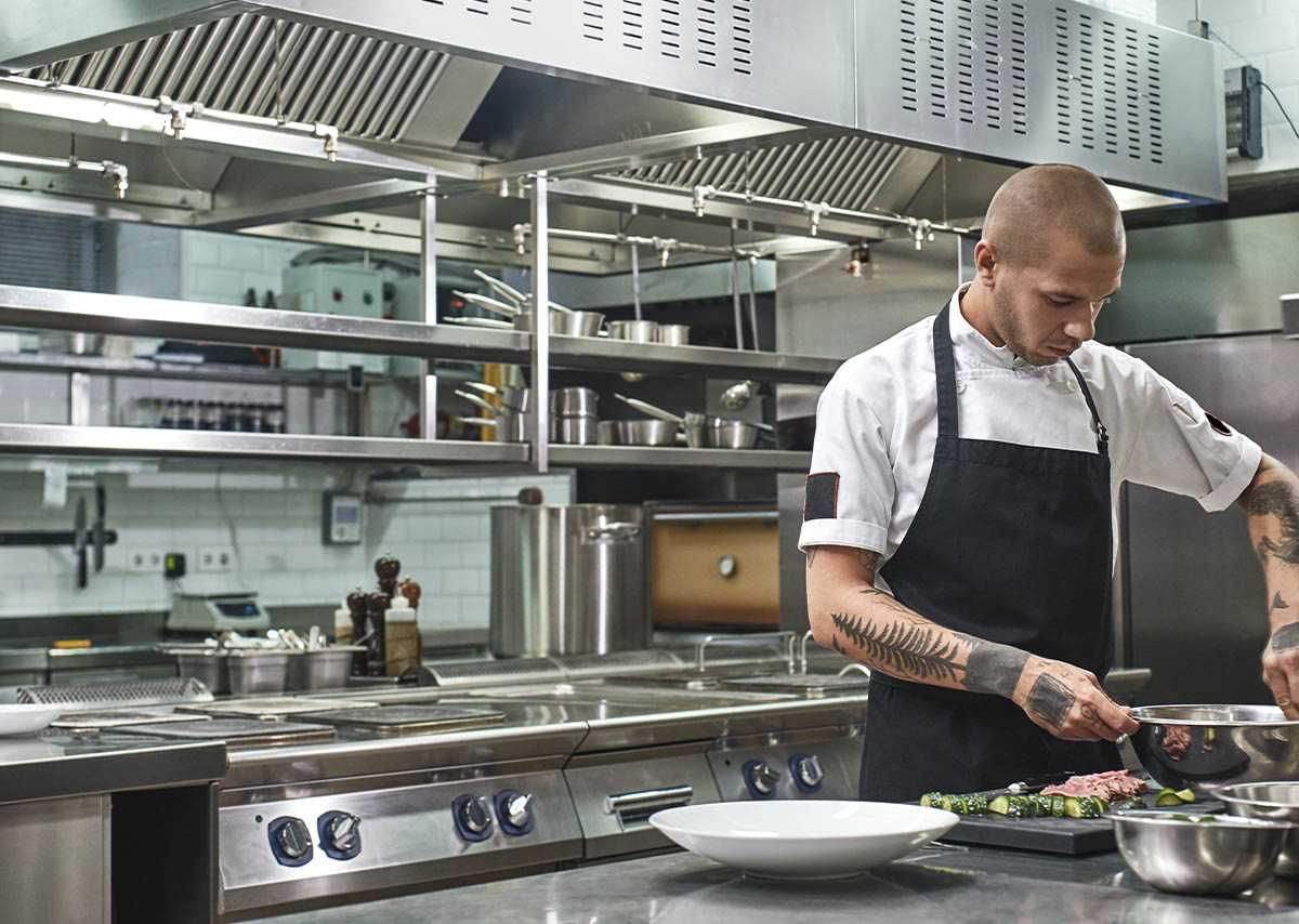 Innovación-y-Funcionalidad-en-el-Diseño-de-Cocinas-para-Restauración